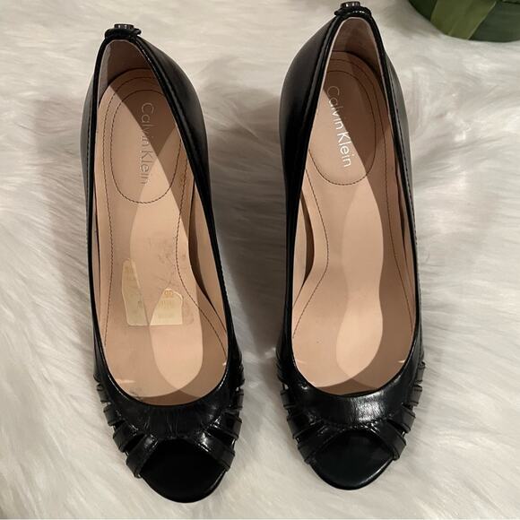 NEW Calvin Klein Wedge Flare Leather Peep Toe Pumps Black Size 6 NWOT - Picture 12 of 15